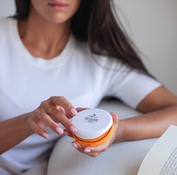 HELIOCARE Oil-Free Compact SPF 50+ - Image 5