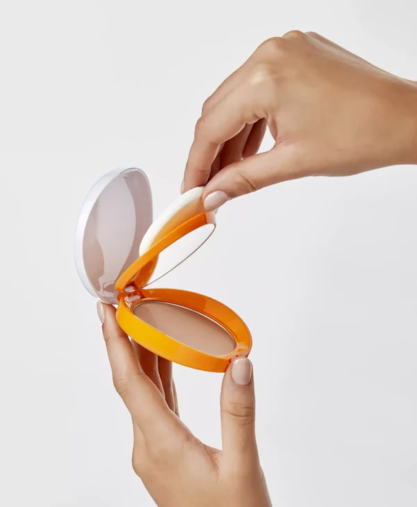 HELIOCARE Oil-Free Compact SPF 50+ - Image 3